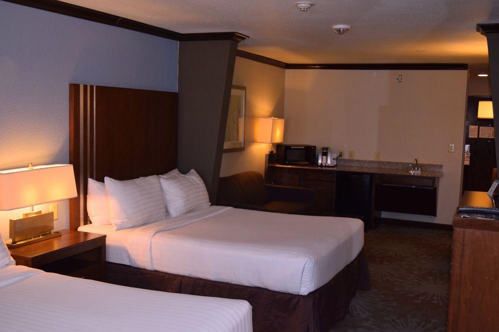 Holiday Inn Express & Suites San Antonio Nw Near Seaworld By Ihg Extérieur photo