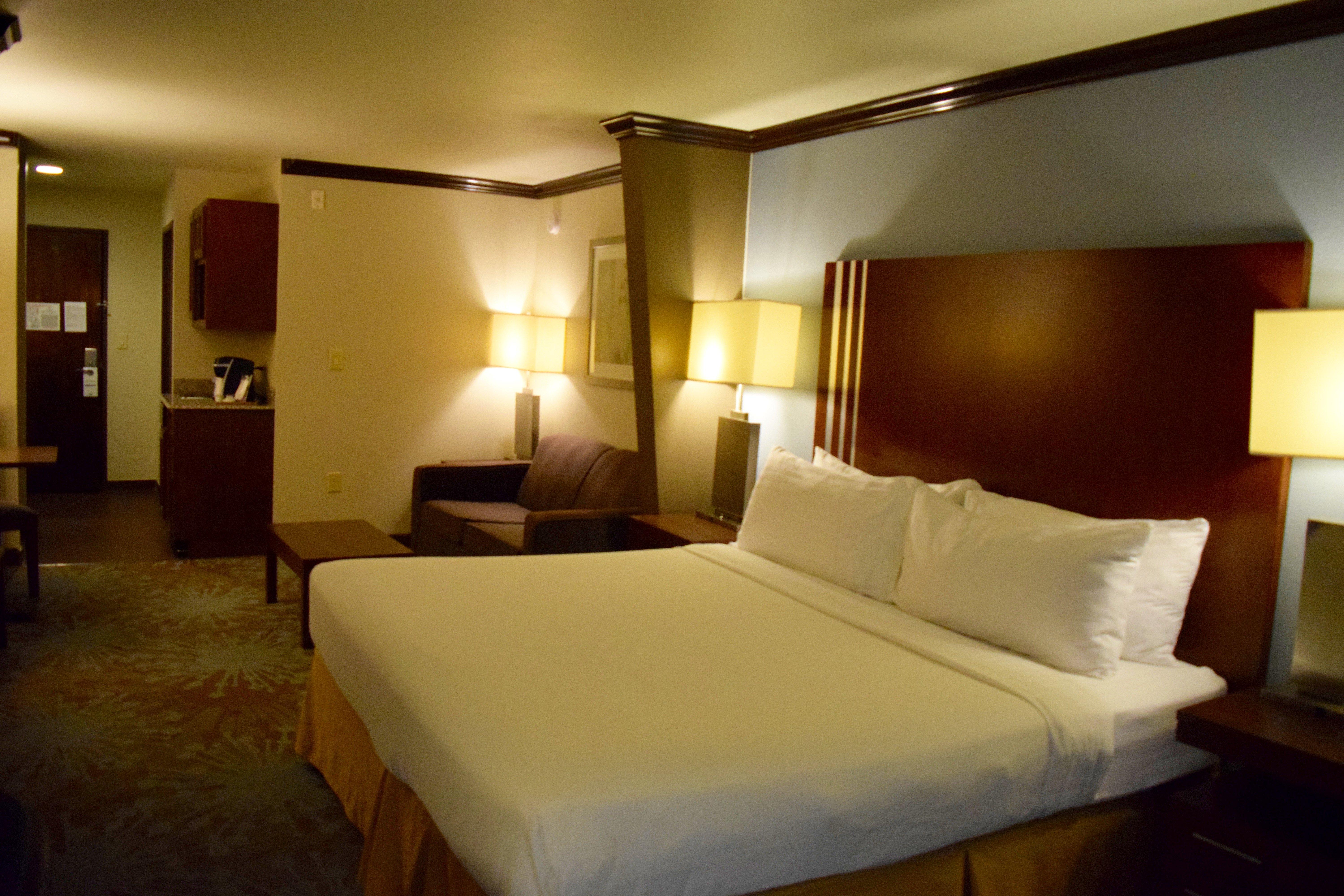 Holiday Inn Express & Suites San Antonio Nw Near Seaworld By Ihg Extérieur photo