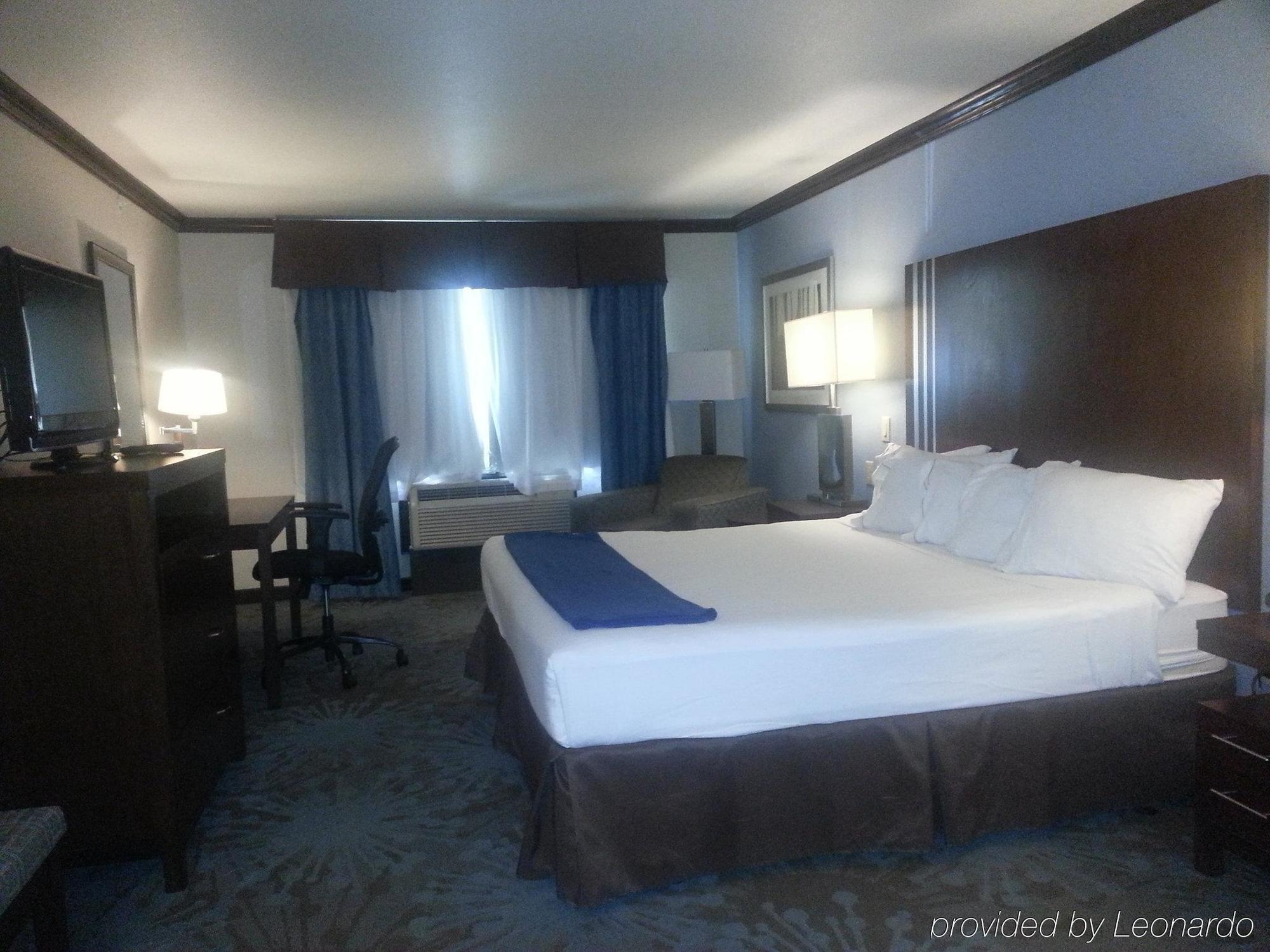 Holiday Inn Express & Suites San Antonio Nw Near Seaworld By Ihg Extérieur photo