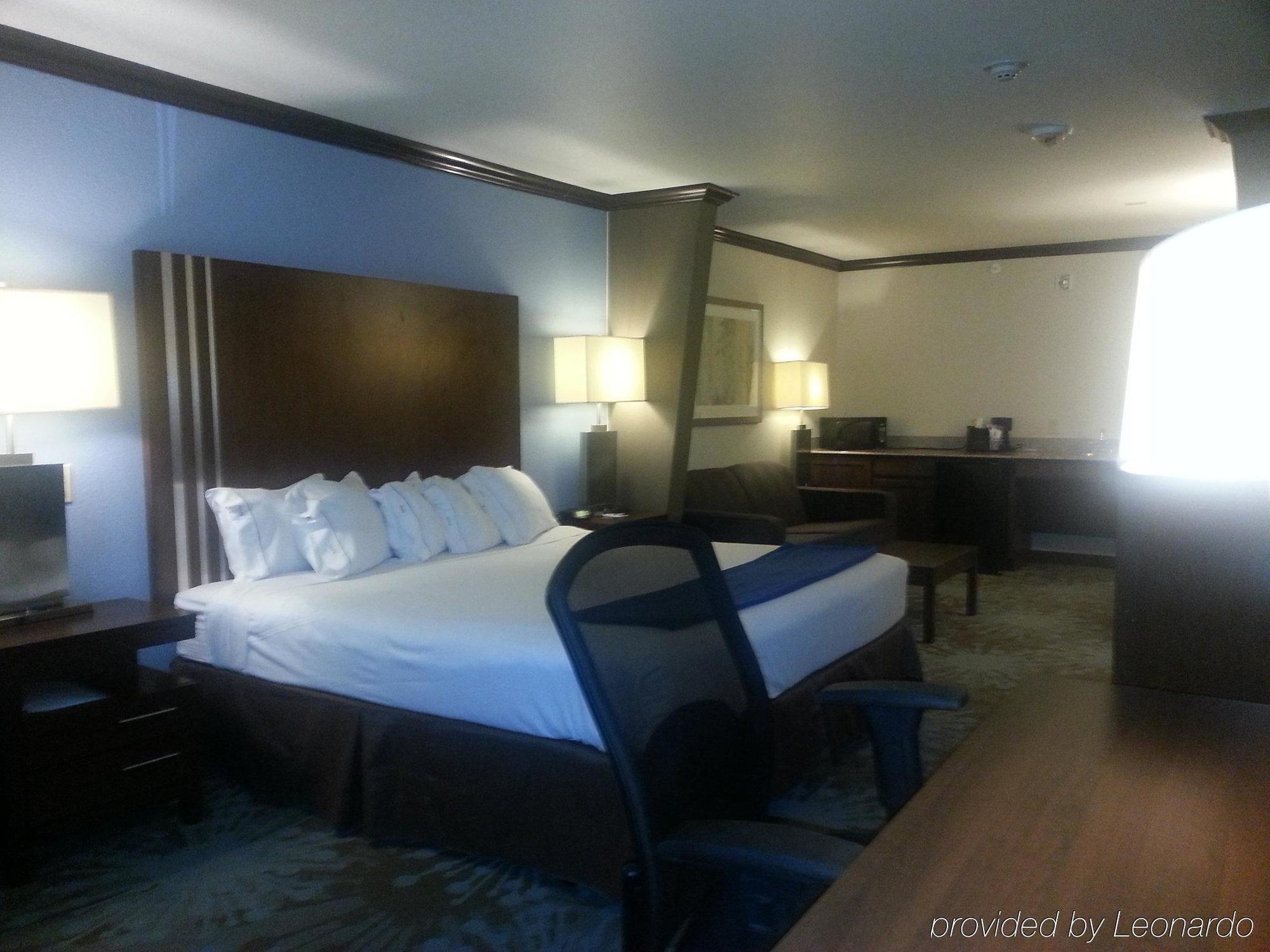 Holiday Inn Express & Suites San Antonio Nw Near Seaworld By Ihg Extérieur photo