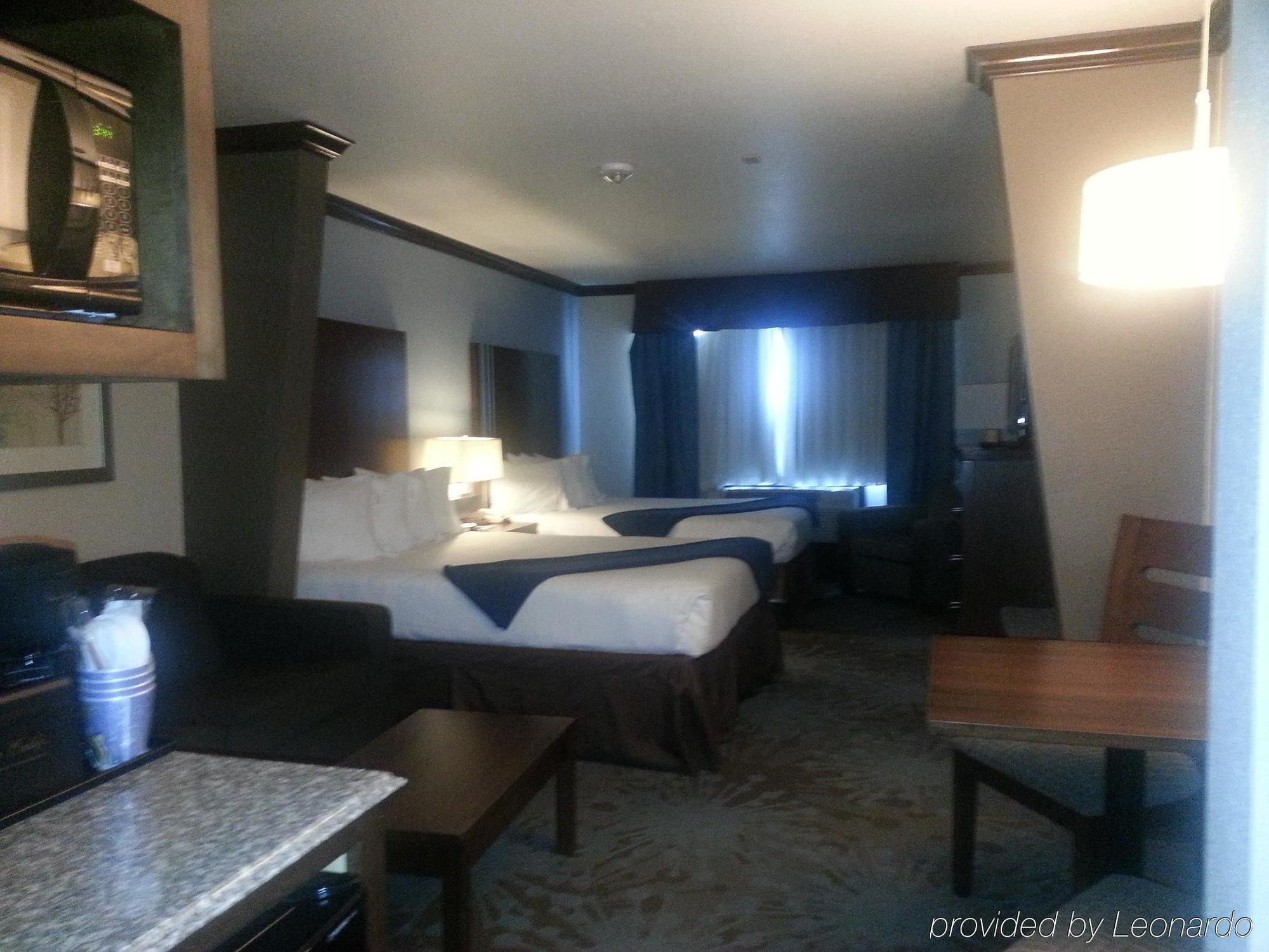 Holiday Inn Express & Suites San Antonio Nw Near Seaworld By Ihg Extérieur photo